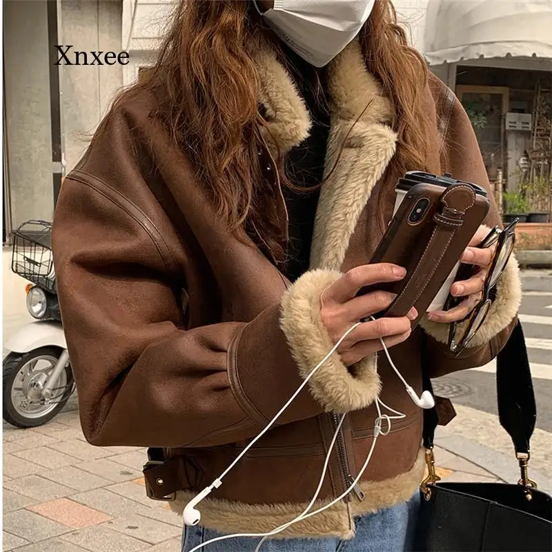 Women's Winter Wool Fleece Patchwork Faux Leather Jacket Padded Fur Pu Short Coat Women Loose Streetwear Retro
Women's Winter Wool Fleece Patchwork Faux Leather Jacket Padded Fur Pu Short Coat Women Loose Streetwear Retro