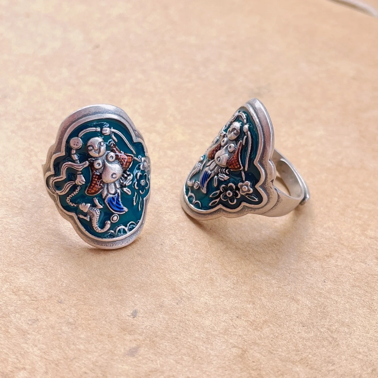 national standard s925 sterling silver burnt blue ring, antique small figure long index finger ring, live mouth adjustment
national standard s925 sterling silver burnt blue ring, antique small figure long index finger ring, live mouth adjustment