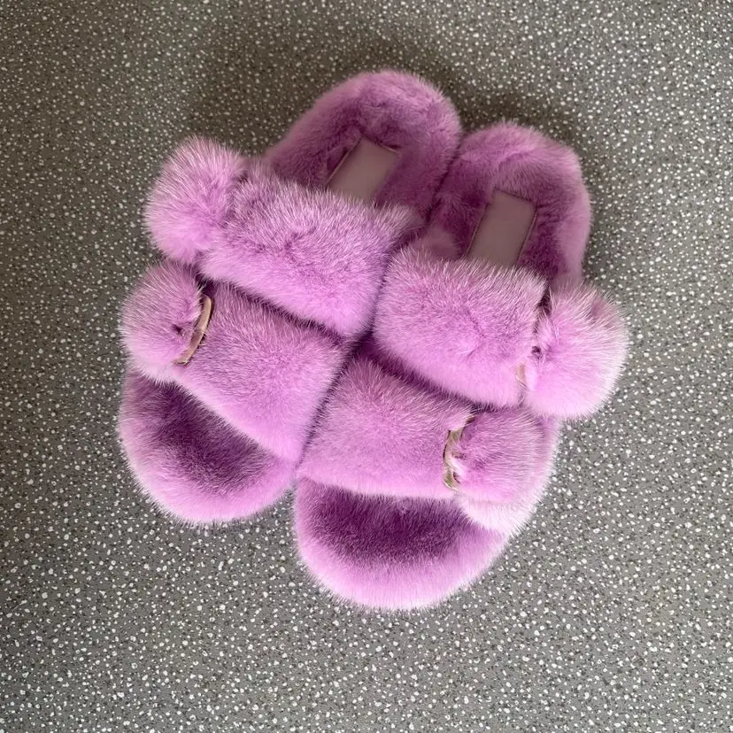 Winter Fashion Fur Slippers Luxury Women Indoor Slippers Outdoor Casual Warm Fluffy Slippers Ladies Flat Shoes Mink Fur Slippers
Winter Fashion Fur Slippers Luxury Women Indoor Slippers Outdoor Casual Warm Fluffy Slippers Ladies Flat Shoes Mink Fur Slippers