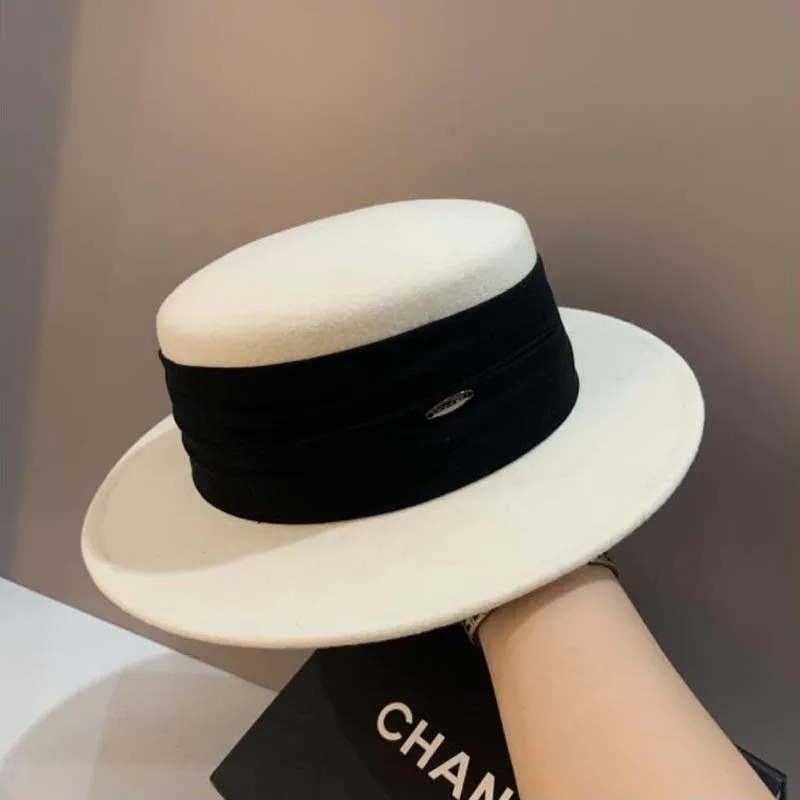 2021 New Folded Bandage Women's Casual Woolen Visors Fashion Dome Hats Retro Style Autumn/Winter Flat Top Warm Caps Ladies Hats
2021 New Folded Bandage Women's Casual Woolen Visors Fashion Dome Hats Retro Style Autumn/Winter Flat Top Warm Caps Ladies Hats