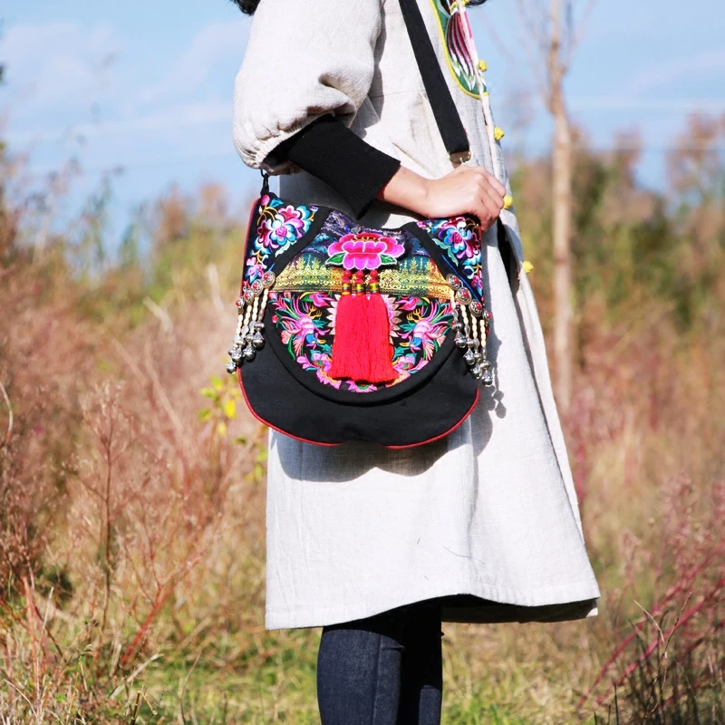 Bohemia embroidery canvas women bag Naxi.hani tassel shoulder Crossbody bag Hmong embroidery bags
Bohemia embroidery canvas women bag Naxi.hani tassel shoulder Crossbody bag Hmong embroidery bags
