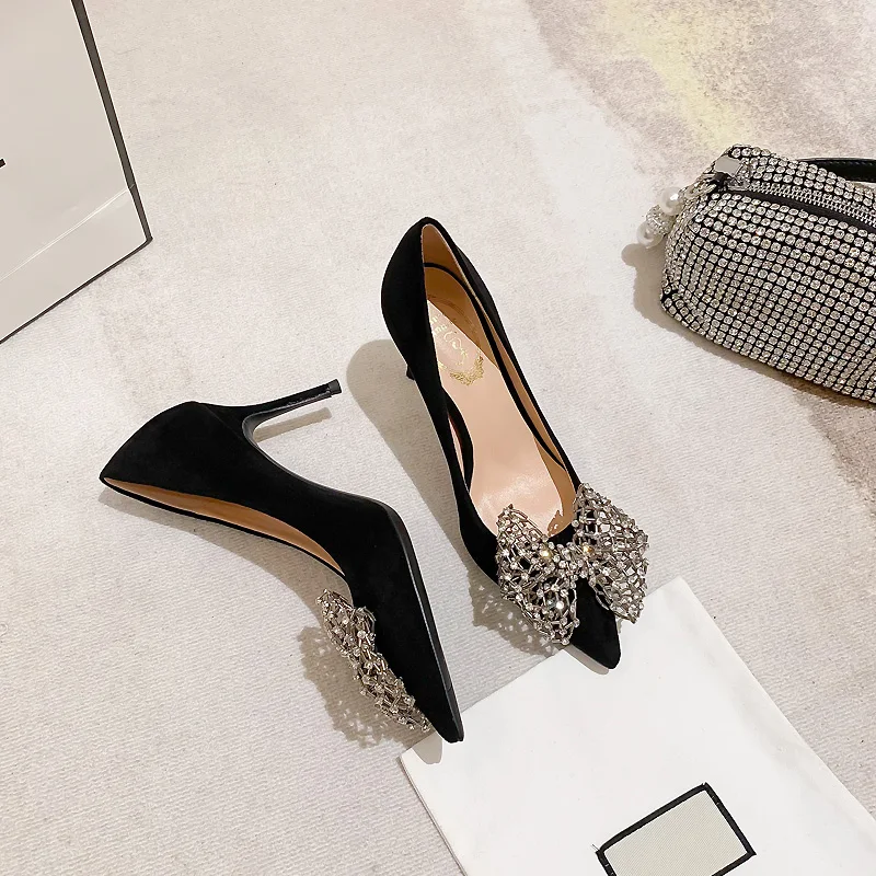 Spring hand-stitched black suede rhinestone bow stiletto high-heeled single shoes all-match banquet dress small size womens shoe
Spring hand-stitched black suede rhinestone bow stiletto high-heeled single shoes all-match banquet dress small size womens shoe
