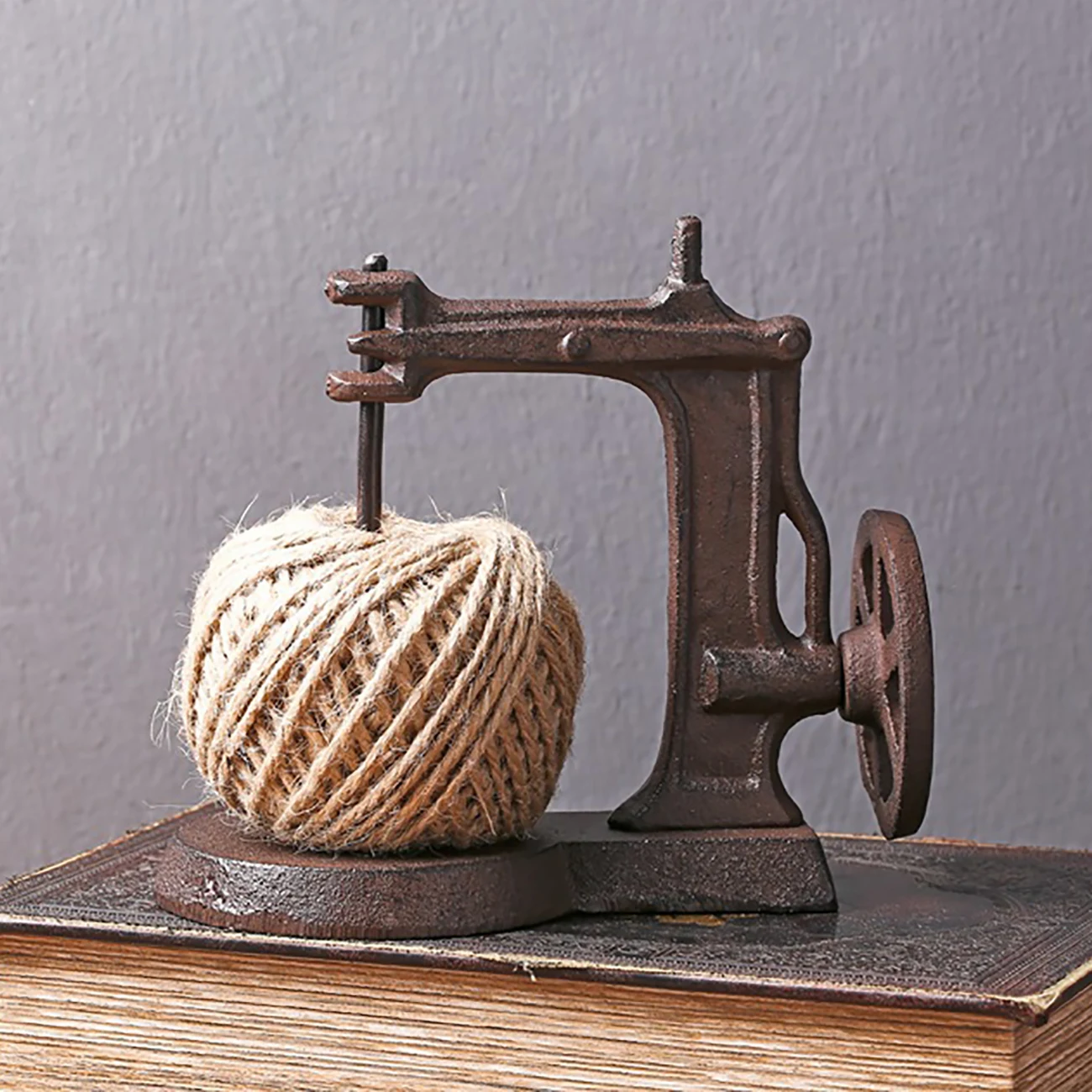 Iron Hemp Rope Rack Retro Sewing Machine Winder Practical DIY Props Handicrafts Grocery Florist Japanese Garden Ornaments
Iron Hemp Rope Rack Retro Sewing Machine Winder Practical DIY Props Handicrafts Grocery Florist Japanese Garden Ornaments
