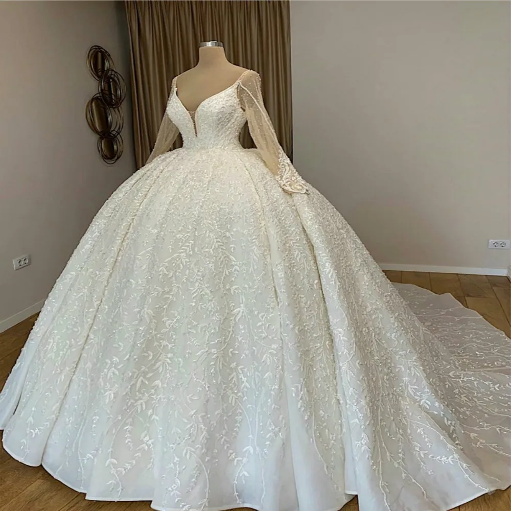 Princess 2020 Plus Size Wedding Dresses V Neck Long Sleeve Ball Gown Sweep Train Applique Lace Wedding Dress Vestido Noiva
Princess 2020 Plus Size Wedding Dresses V Neck Long Sleeve Ball Gown Sweep Train Applique Lace Wedding Dress Vestido Noiva