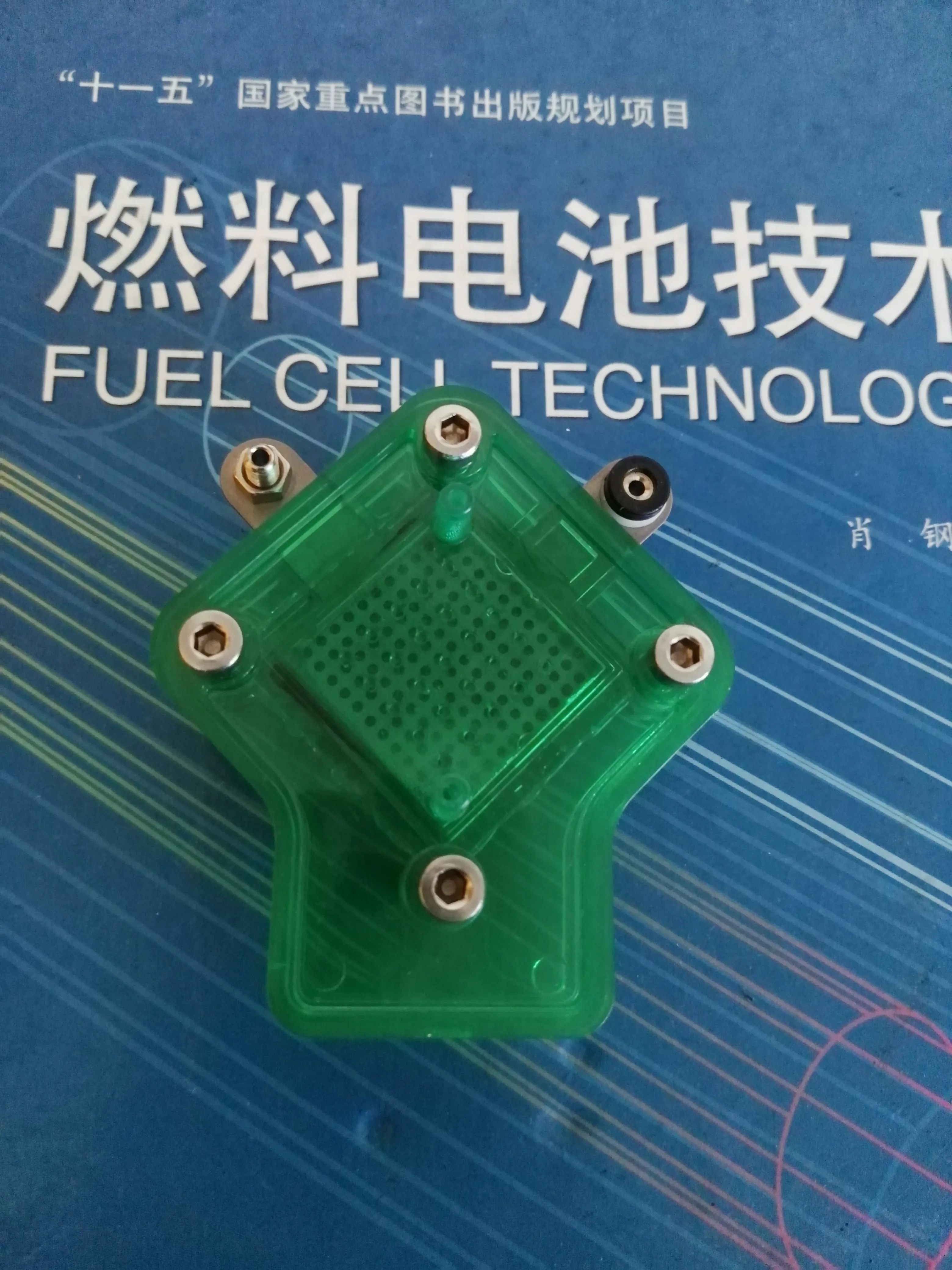 Renewable Battery, Electrolyzed Water, Hydrogen Fuel Cell, Two-in-one URFC Teaching Aid
Renewable Battery, Electrolyzed Water, Hydrogen Fuel Cell, Two-in-one URFC Teaching Aid