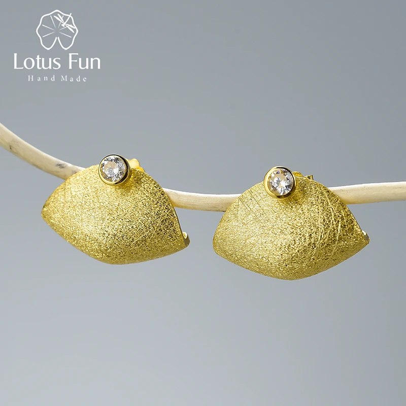 Lotus весело Настоящее стерлингового серебра 925 природных циркония ручной работы Ювелирные украшения Творческий Сумочка Дизайн Серьги-гвоздики Best подарок Brinco
Lotus весело Настоящее стерлингового серебра 925 природных циркония ручной работы Ювелирные украшения Творческий Сумочка Дизайн Серьги-гвоздики Best подарок Brinco