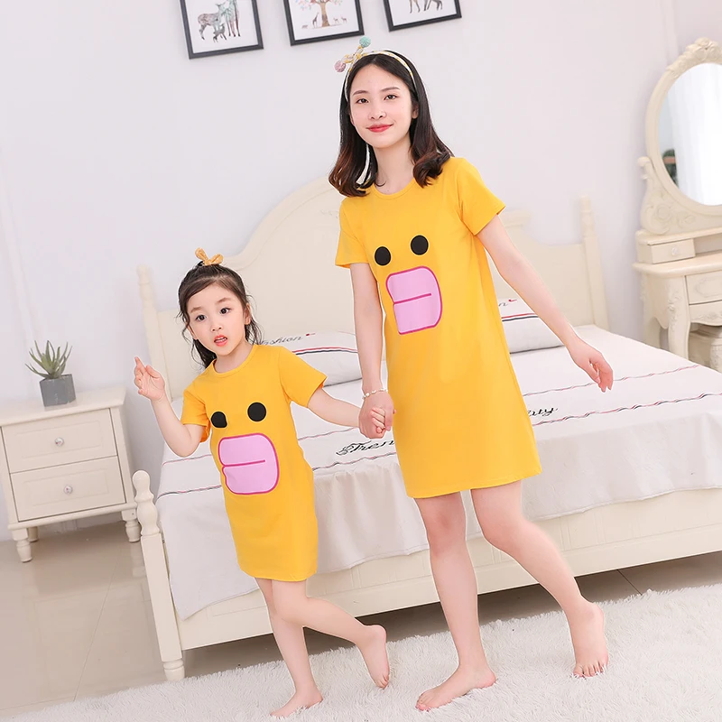 Parent-child sleepdress mother and daughter children's summer cotton short-sleeved children's pyjamas girl thin princess skirt 
Parent-child sleepdress mother and daughter children's summer cotton short-sleeved children's pyjamas girl thin princess skirt