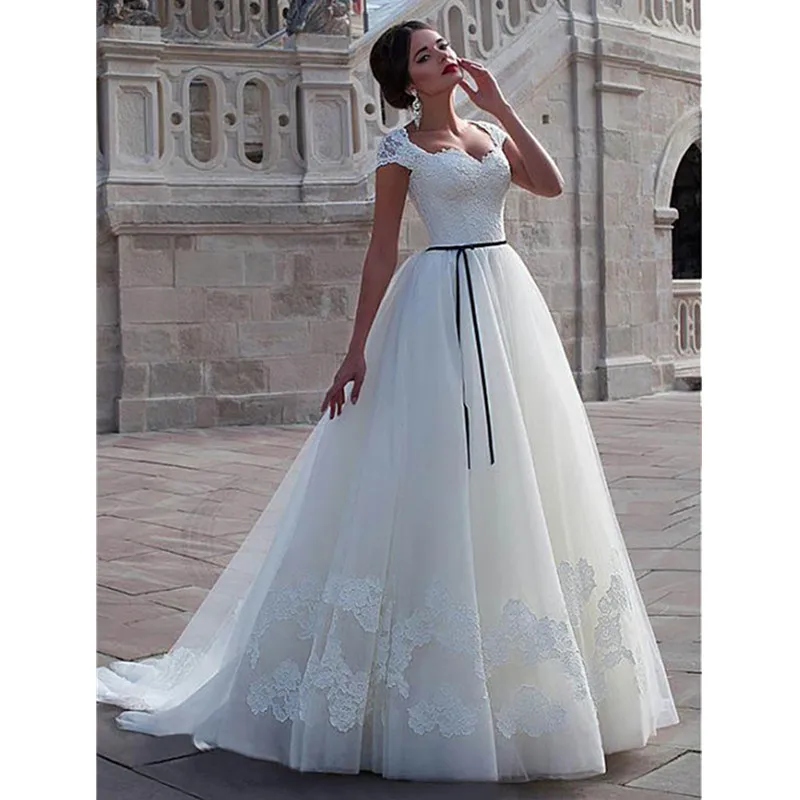 NEW Wedding Dress Plus Size Lace Appliqued Cap Sleeves With Black Sash Bride Dress Turkey Boho Wedding Dress Ball Gown
NEW Wedding Dress Plus Size Lace Appliqued Cap Sleeves With Black Sash Bride Dress Turkey Boho Wedding Dress Ball Gown