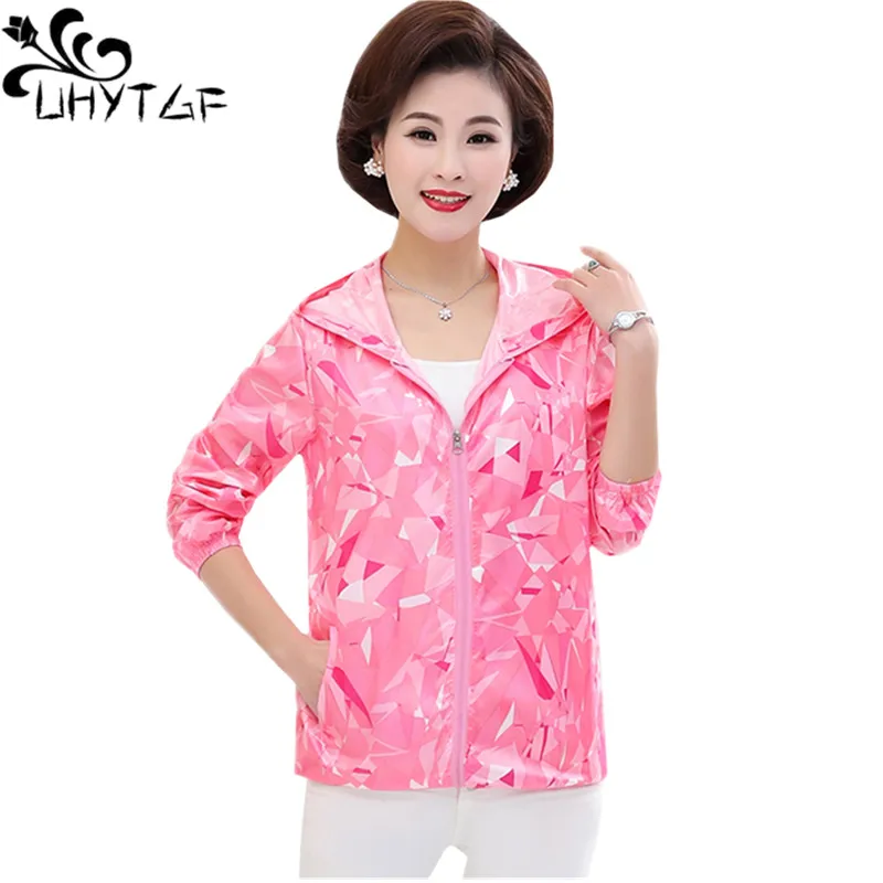 UHYTGF Women Summer Jacket Hooded Breathable Thin Sunscreen Clothing Long Sleeve Printing Elegant Female 5XL Loose Size Top 1155
UHYTGF Women Summer Jacket Hooded Breathable Thin Sunscreen Clothing Long Sleeve Printing Elegant Female 5XL Loose Size Top 1155