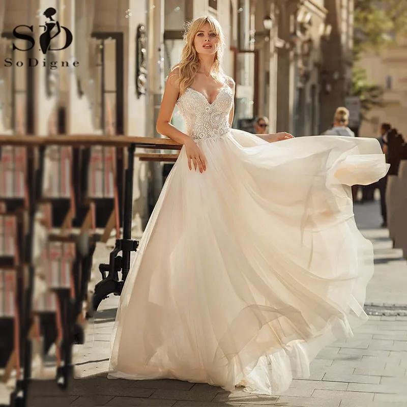 SoDigne Bohemian Wedding Dress Sexy Spaghetti Straps Backless Appliques Lace Bridal Gowns Princess Wedding Dress plus size
SoDigne Bohemian Wedding Dress Sexy Spaghetti Straps Backless Appliques Lace Bridal Gowns Princess Wedding Dress plus size
