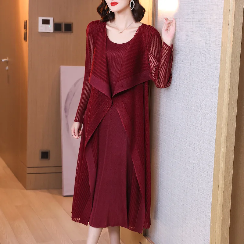 Middle Aged And Elderly Women's Fake Two-piece Dress Autumn Dress 2021 New Femininity Mother Wedding Dress
Middle Aged And Elderly Women's Fake Two-piece Dress Autumn Dress 2021 New Femininity Mother Wedding Dress