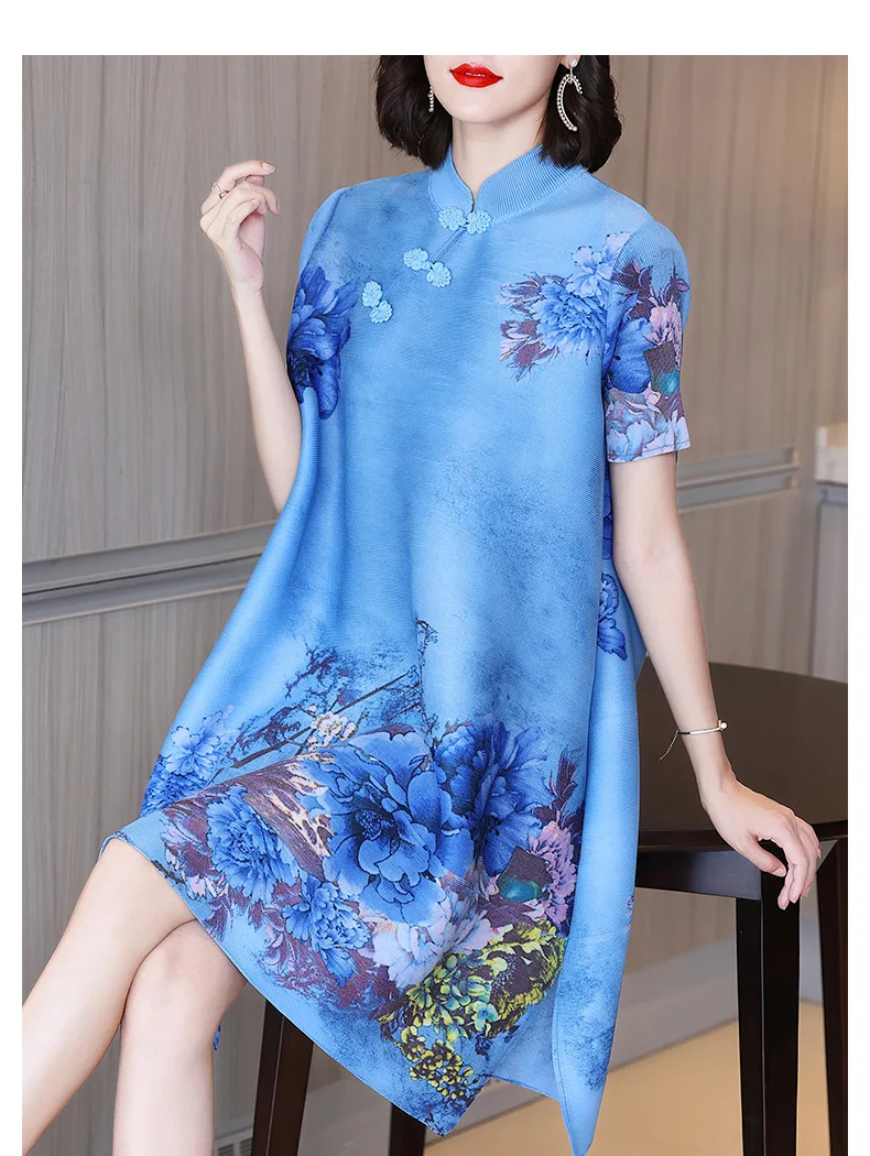 HOT SELLING Miyake fold chinese style print stand collar short sleeve Beaded straight dress IN STOCK
HOT SELLING Miyake fold chinese style print stand collar short sleeve Beaded straight dress IN STOCK