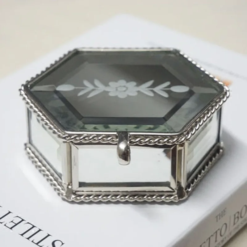 European Princess High-end Jewelry Box Korea Small Jewelry Storage Bracelet Box Valentines Engagement Ring Holder
European Princess High-end Jewelry Box Korea Small Jewelry Storage Bracelet Box Valentines Engagement Ring Holder