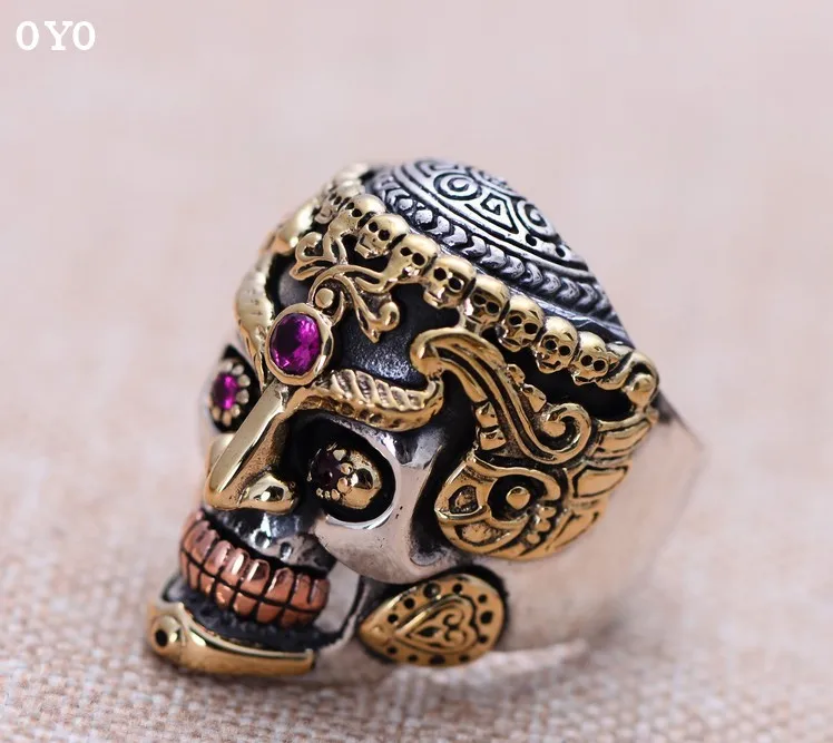 100%925 pure silver jewelry fashion majestic Shantou King inlaid red corundum male ring
100%925 pure silver jewelry fashion majestic Shantou King inlaid red corundum male ring