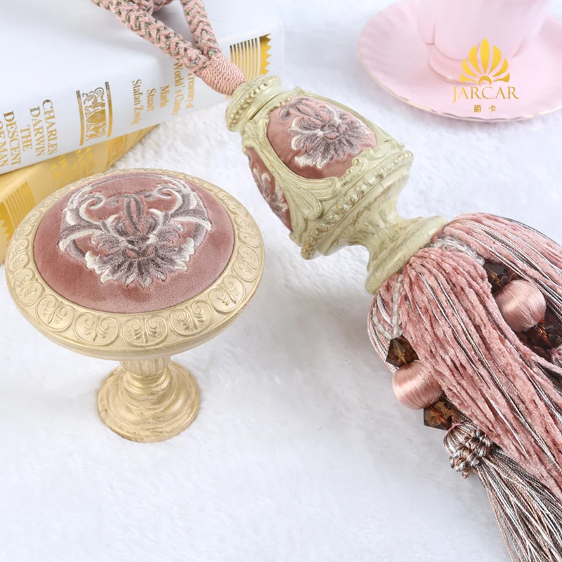 Boutique 4Pcs/Set Retro French Velvet Embroidered Curtain Hook Hanging Ball 2 Curtain Tiebacks with 2 Hooks
Boutique 4Pcs/Set Retro French Velvet Embroidered Curtain Hook Hanging Ball 2 Curtain Tiebacks with 2 Hooks