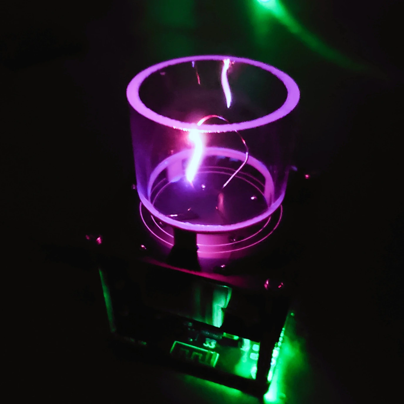 Bluetooth speaker eSound Plasma speaker Glass stereo Tesla coil Sony LSPX-S1S2
Bluetooth speaker eSound Plasma speaker Glass stereo Tesla coil Sony LSPX-S1S2