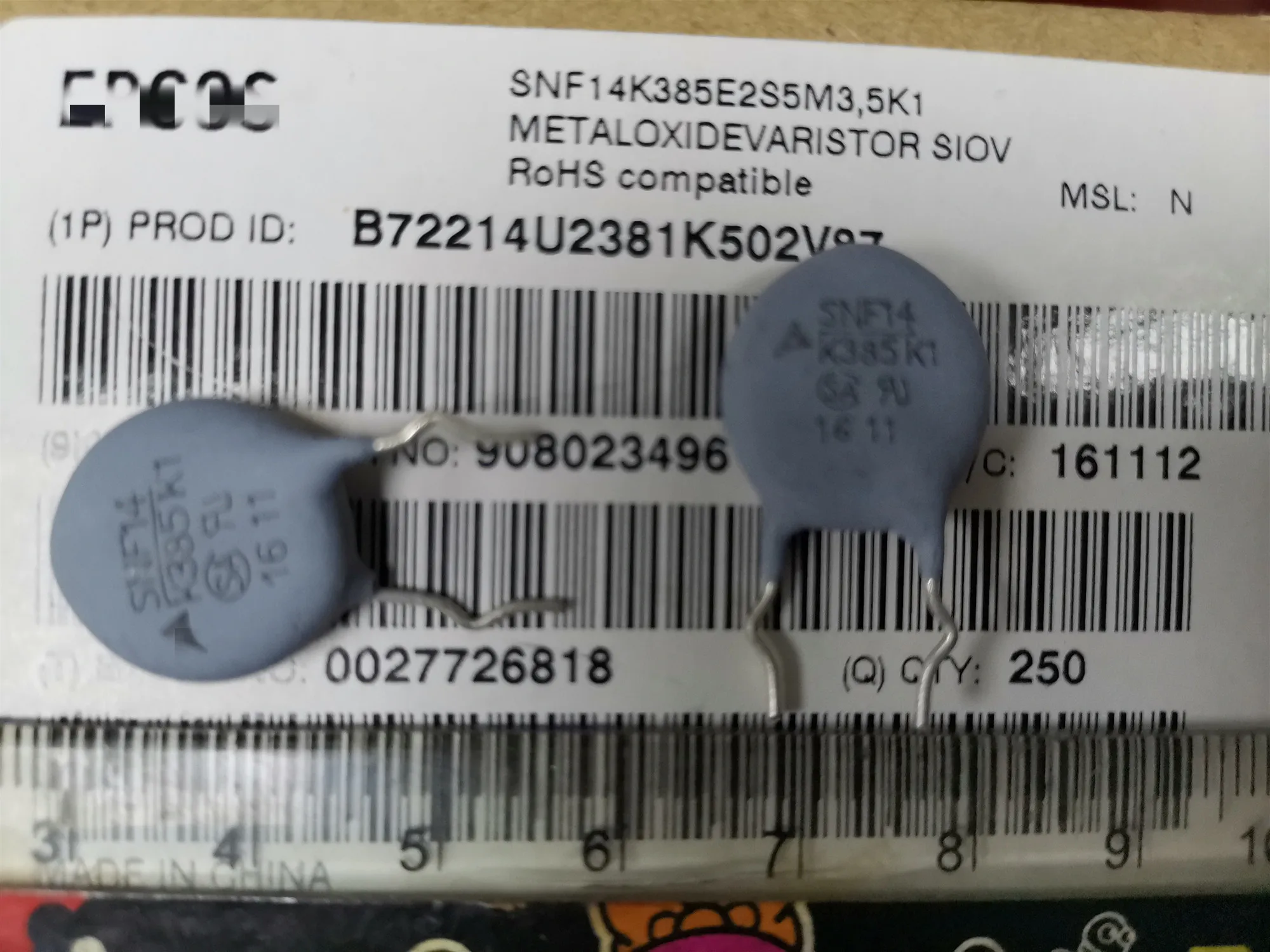 Новый оригинальный металлоксидеваристор SNF14K385E2S5M3 SIOV 5K1 SNF14K385E2S5 SNF14K385E2 SNF14K385, 10 шт.
Новый оригинальный металлоксидеваристор SNF14K385E2S5M3 SIOV 5K1 SNF14K385E2S5 SNF14K385E2 SNF14K385, 10 шт.