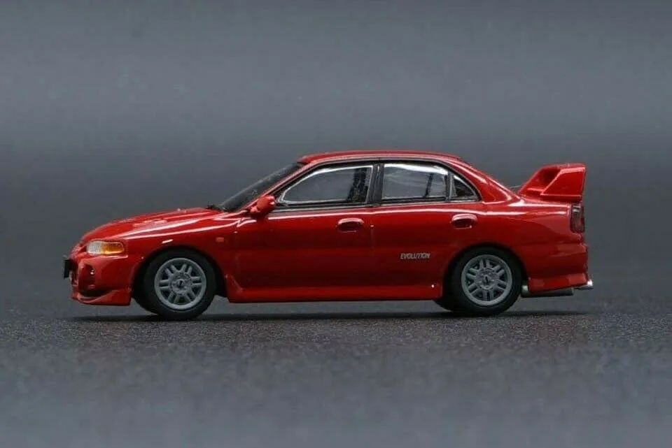 Новинка 1/64 г., Lancer Evolution IV от BM Creations JUNIOR, литые игрушки, 3 дюйма, для коллекции, подарок
Новинка 1/64 г., Lancer Evolution IV от BM Creations JUNIOR, литые игрушки, 3 дюйма, для коллекции, подарок