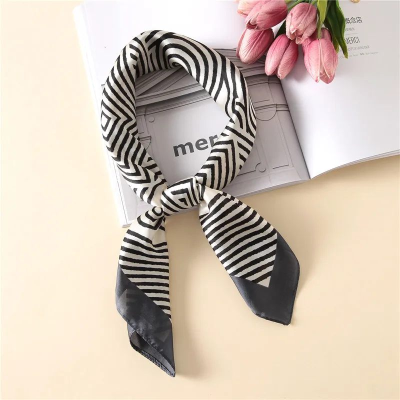 KOI LEAPING new summer decoration woman fashion scarves popular stripe printing small square scarf soft headscarf hot gift
KOI LEAPING new summer decoration woman fashion scarves popular stripe printing small square scarf soft headscarf hot gift