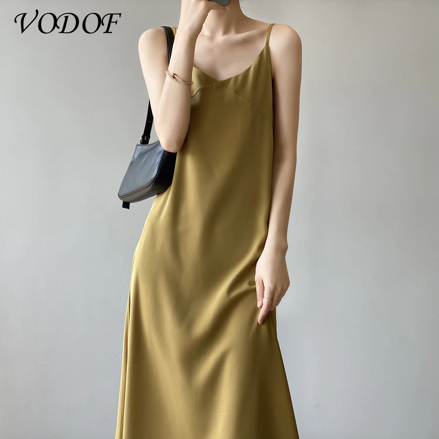 VODOF Woman Dress Satin Sleeveless Spaghetti Strap Party Black Dress Long Wedding Silk Dress Green 2021 Summer New
VODOF Woman Dress Satin Sleeveless Spaghetti Strap Party Black Dress Long Wedding Silk Dress Green 2021 Summer New