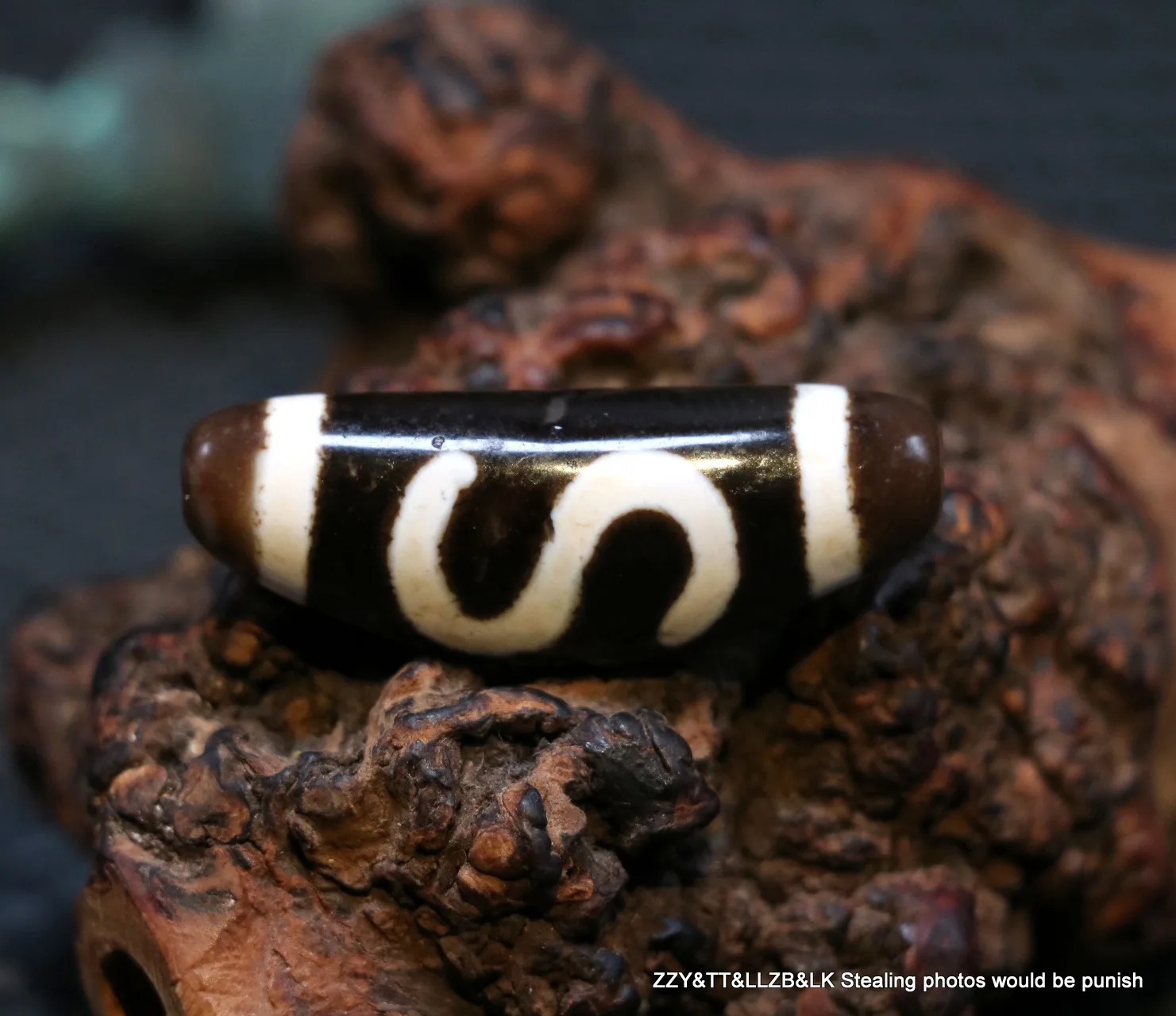 Unique Style Magic Power Tibetan Agate Horn-shape S money hook Symbol dZi Bead Pendant Amulet LKbrother Talisman UPS1216AQs
Unique Style Magic Power Tibetan Agate Horn-shape S money hook Symbol dZi Bead Pendant Amulet LKbrother Talisman UPS1216AQs