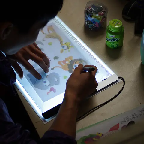 LED Light Drawing Tablet Children A4 Magic Pad Sketch Sign Mirror Copy Tablet Digital Dimming Air Flow Tracing Board for Kid