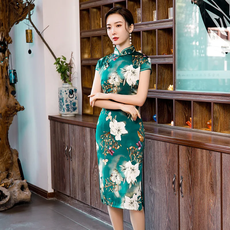 Spring 2020 New Silk Mid-Length Vintage Dress Cheongsam Daily Novelty Printed Chinese Style Cheongsam Dress Modern Qipao
Spring 2020 New Silk Mid-Length Vintage Dress Cheongsam Daily Novelty Printed Chinese Style Cheongsam Dress Modern Qipao