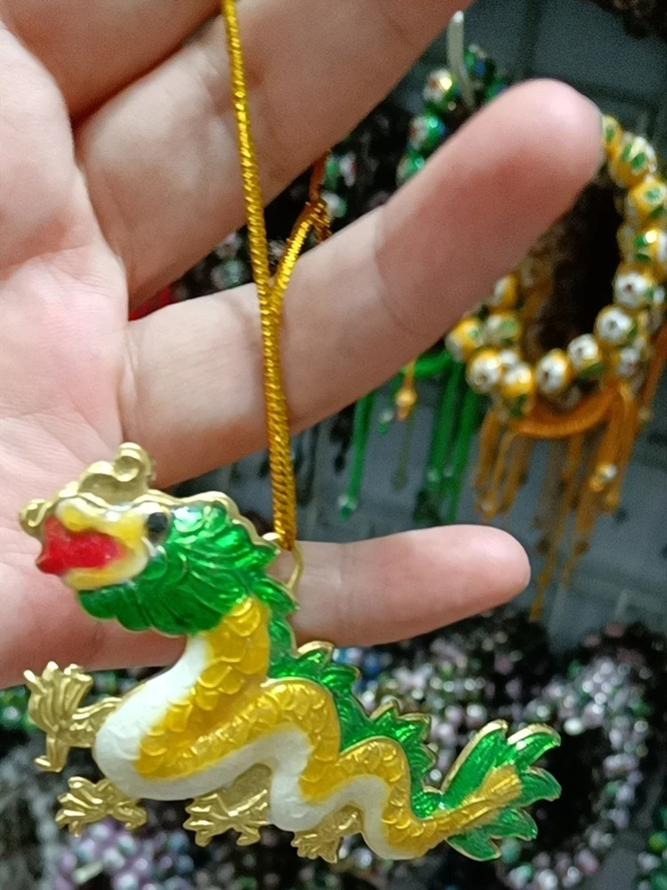 Handcrafts Cloisonne Enamel Chinese Dragon Decoration Ornaments Ethnic Home Office Decor Hanging Accessories Gifts with Box
Handcrafts Cloisonne Enamel Chinese Dragon Decoration Ornaments Ethnic Home Office Decor Hanging Accessories Gifts with Box