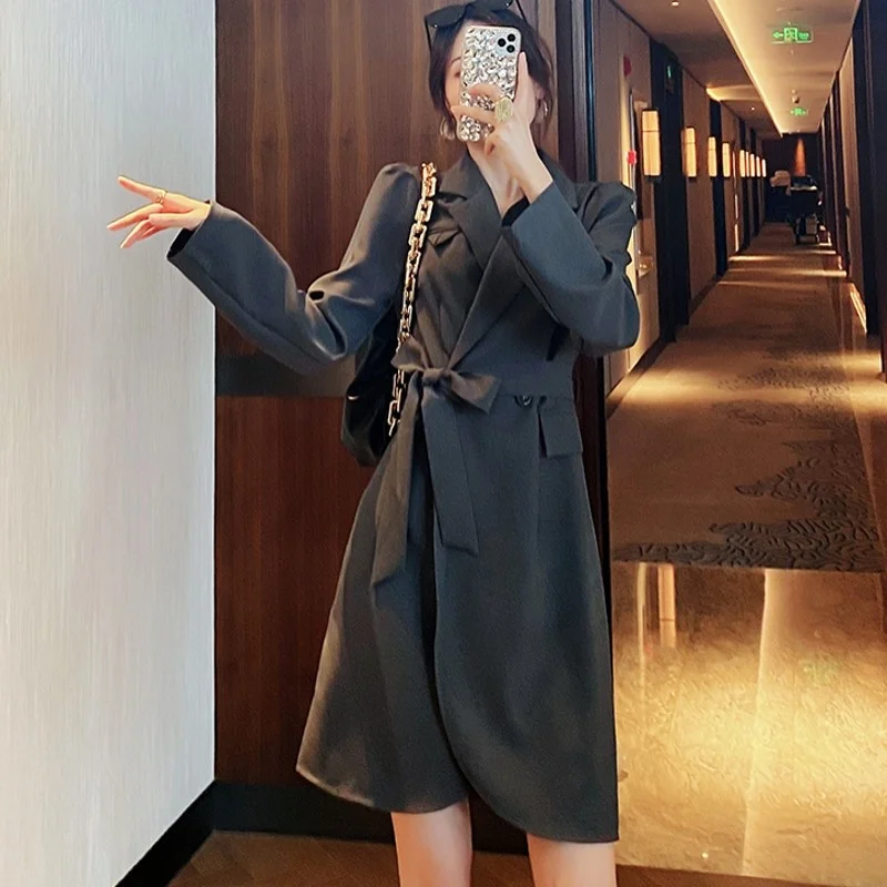 Womens New Korean Style Notched Sashes Pockets Double Breasted High Quality Knee Length Dress Fashion Elegant A-Line Suit Dress
Womens New Korean Style Notched Sashes Pockets Double Breasted High Quality Knee Length Dress Fashion Elegant A-Line Suit Dress