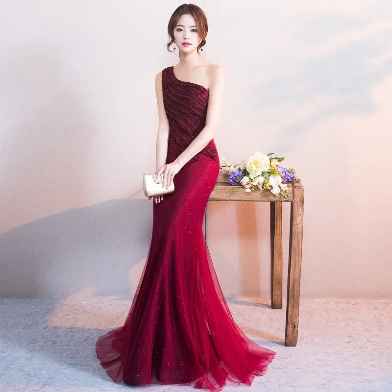 Beauty-Emily 2021 new autumn one-shoulder fishtail sexy slim evening wedding dress skirt long
Beauty-Emily 2021 new autumn one-shoulder fishtail sexy slim evening wedding dress skirt long