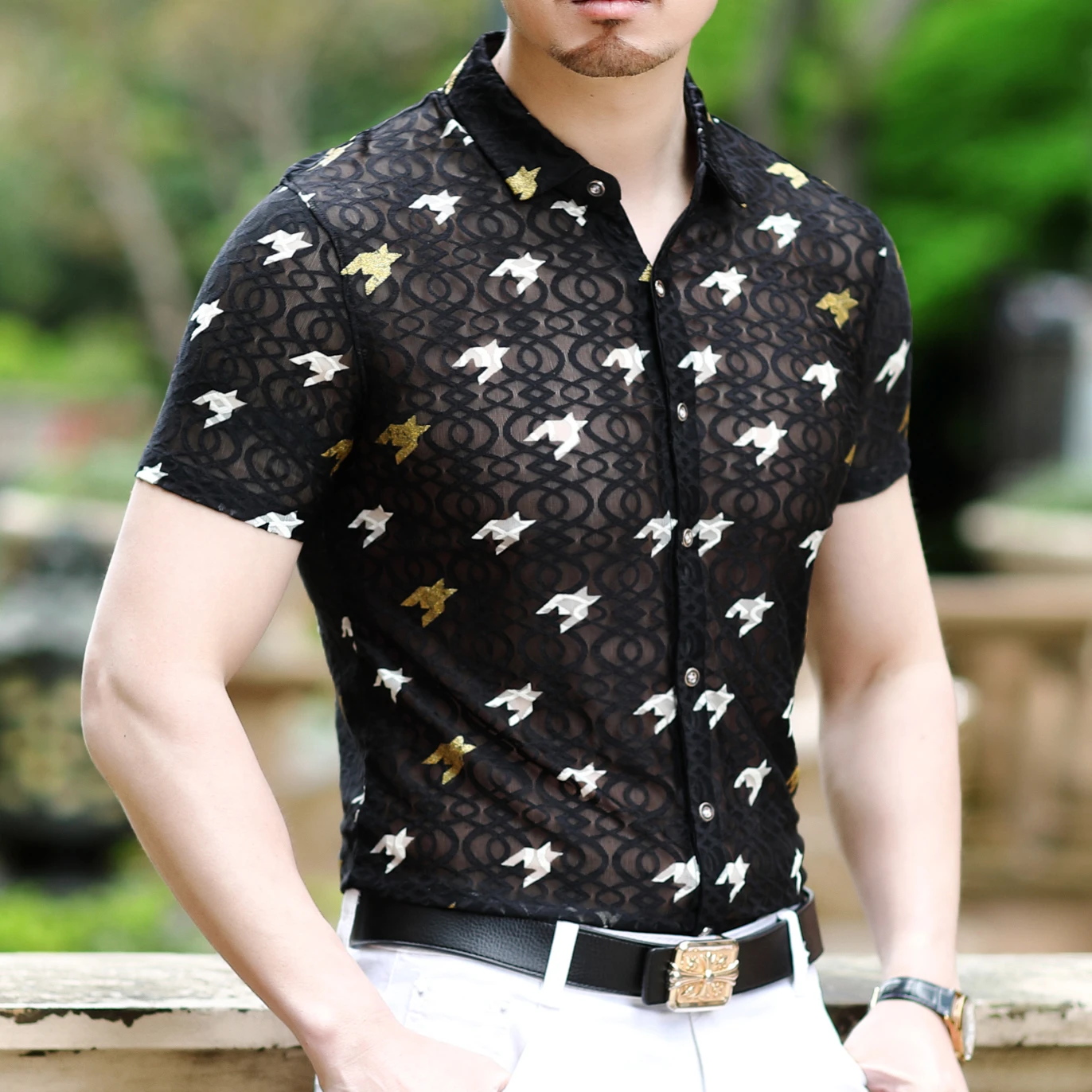 Club Designer Velvet Shirt Summer Chemise Homme Short Sleeve Slim Fit Shirt Men Dress Floral Shirt Sexy Transparent Shirt Men
Club Designer Velvet Shirt Summer Chemise Homme Short Sleeve Slim Fit Shirt Men Dress Floral Shirt Sexy Transparent Shirt Men