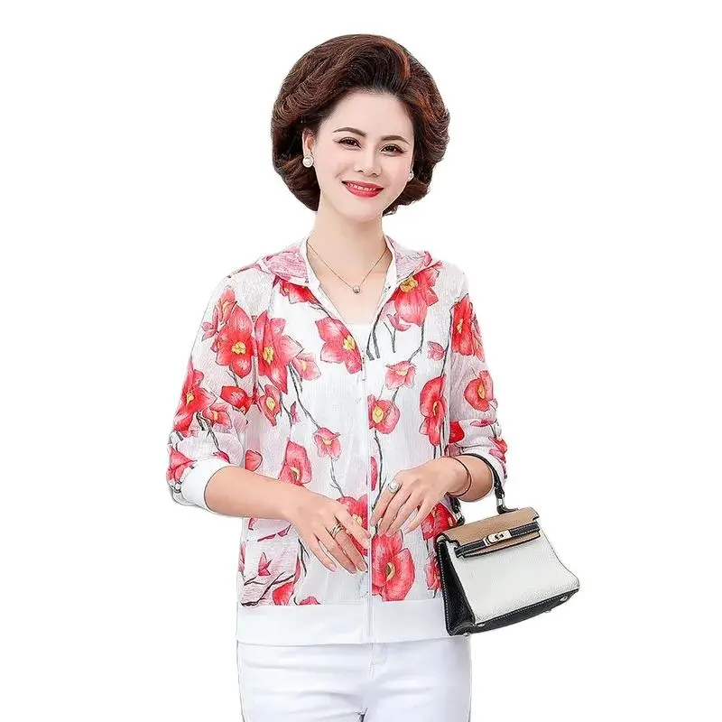 Middle-Aged Mother Sun Protection Clothing Anti-UV Ladies Jacket With Hood And Zipper Thin Summer Women Sun Protection Clothing
Middle-Aged Mother Sun Protection Clothing Anti-UV Ladies Jacket With Hood And Zipper Thin Summer Women Sun Protection Clothing