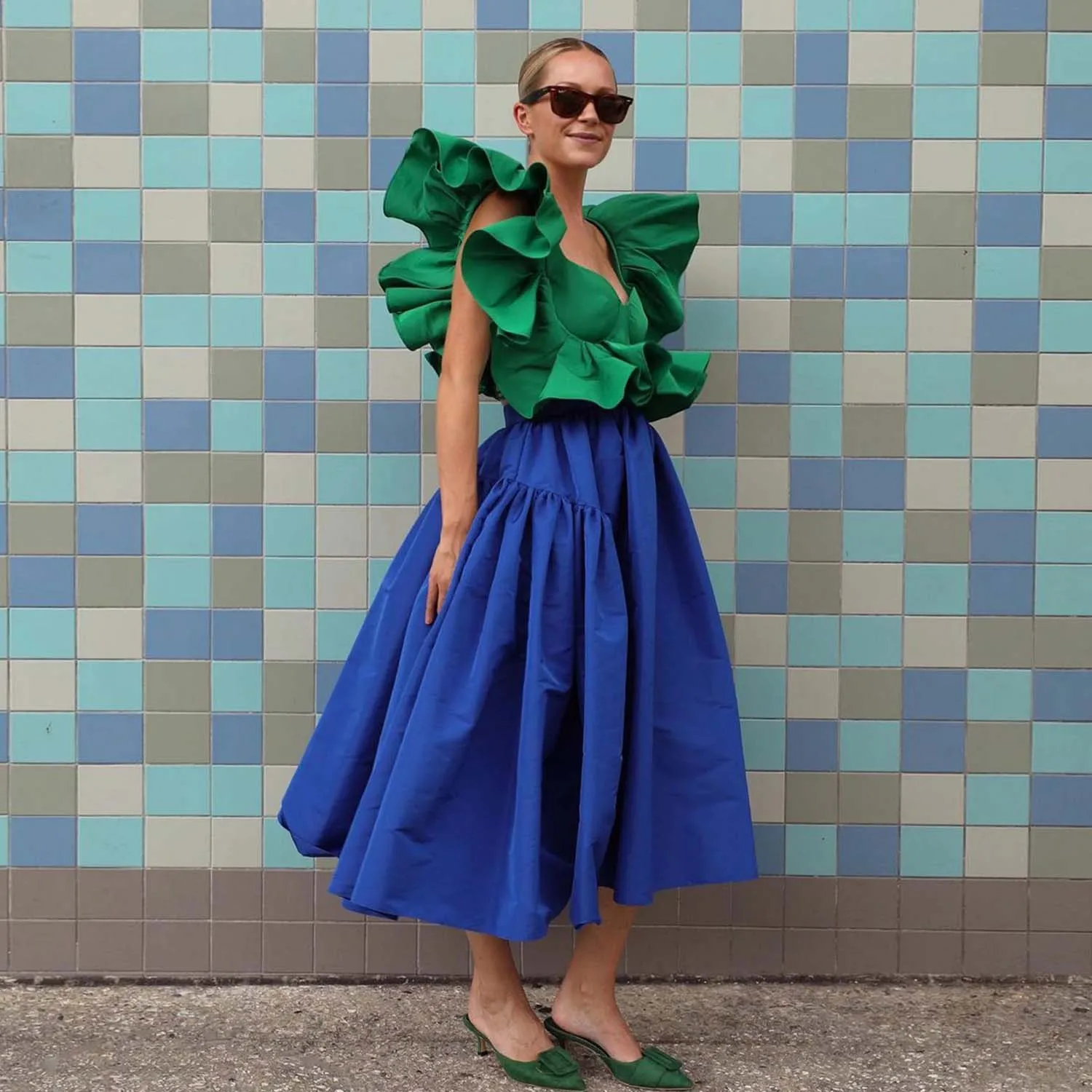 Royal Blue Serge Skirt High Waist Midi Women Skirt Pleated Long Ruffles A-Line Mid-Calf Skirt Customized Green Top
Royal Blue Serge Skirt High Waist Midi Women Skirt Pleated Long Ruffles A-Line Mid-Calf Skirt Customized Green Top