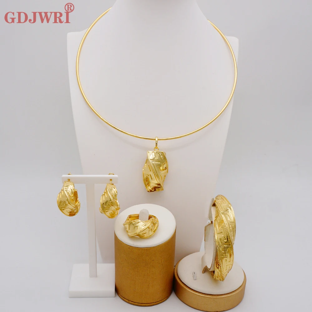 Dubai Weddings Luxury Jewelry Set Irregular Design Earrings and Necklace Gold Color Round Earrings and Choker Necklace Jewellery
Dubai Weddings Luxury Jewelry Set Irregular Design Earrings and Necklace Gold Color Round Earrings and Choker Necklace Jewellery
