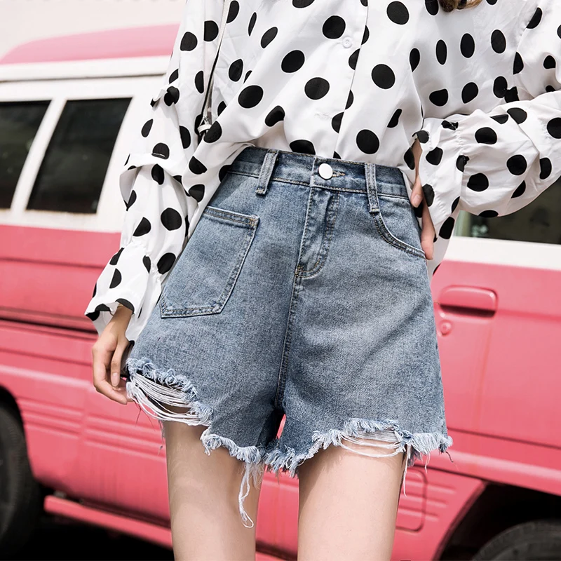 New Fashion 2021 Summer Vintage denim shorts Female High Waist pocket decoration for Women Sexy Casual Hole Burrs shorts Jeans
New Fashion 2021 Summer Vintage denim shorts Female High Waist pocket decoration for Women Sexy Casual Hole Burrs shorts Jeans