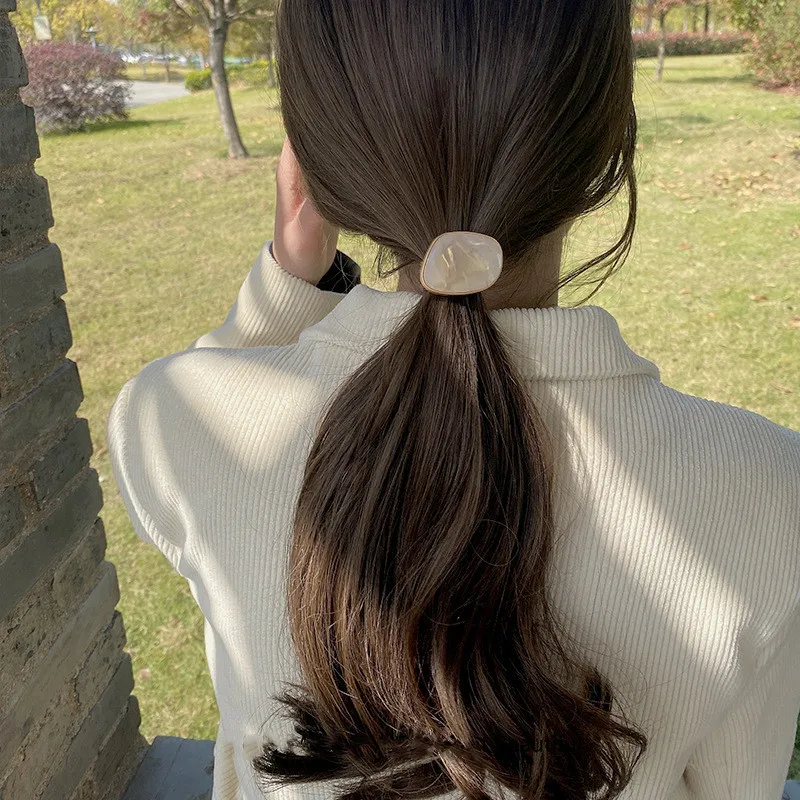 Women Simple Acetic Acrylic Geometric Tortoiseshell Hair Tie Elastic Hair Band Elegant Rubber Band Ponytail Holder Hair Rope
Women Simple Acetic Acrylic Geometric Tortoiseshell Hair Tie Elastic Hair Band Elegant Rubber Band Ponytail Holder Hair Rope