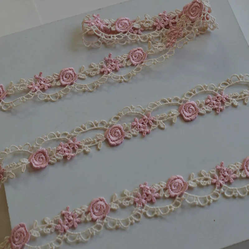 15Yds/Lot 2.5Cm Wide White Pink Mixed Hollow Style Floral Venise Lace Trim with Design for Wedding Bridal,Garment Decoration
15Yds/Lot 2.5Cm Wide White Pink Mixed Hollow Style Floral Venise Lace Trim with Design for Wedding Bridal,Garment Decoration