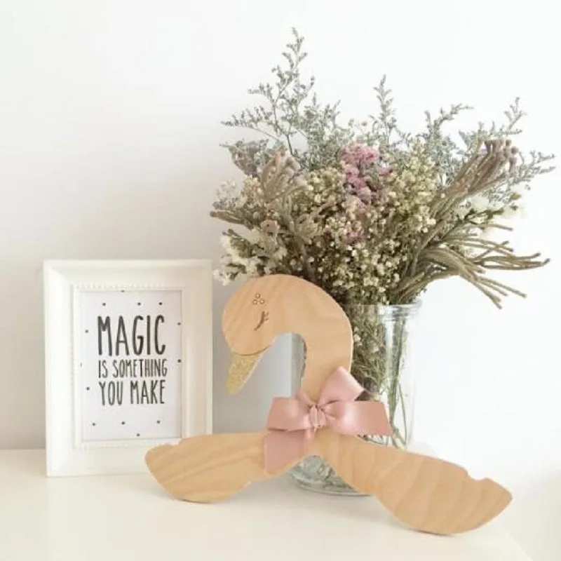 European modern personality simple wooden silk bow swan hanger creative home bedroom children's room custom hook LX10603
European modern personality simple wooden silk bow swan hanger creative home bedroom children's room custom hook LX10603