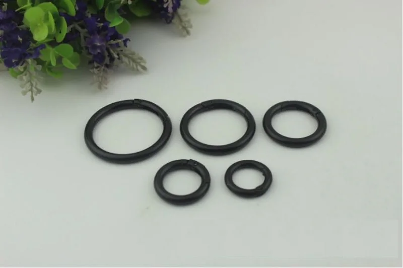 (10 pieces / lot) luggage handbag hardware accessories black metal spring ring DIY chain buckle bag hook hardware repair
(10 pieces / lot) luggage handbag hardware accessories black metal spring ring DIY chain buckle bag hook hardware repair