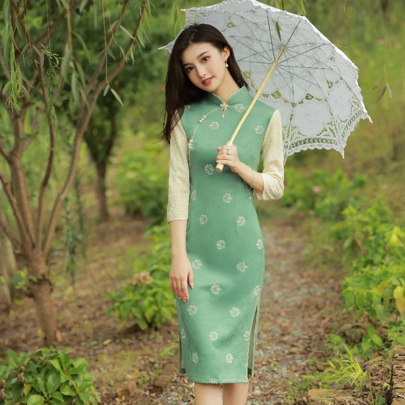 Ethnic Style Embroidery Splicing Vintage Traditional Qipao Womem Chinese Dress Elegant Slim Light Green Girl Cheongsam Autumn
Ethnic Style Embroidery Splicing Vintage Traditional Qipao Womem Chinese Dress Elegant Slim Light Green Girl Cheongsam Autumn