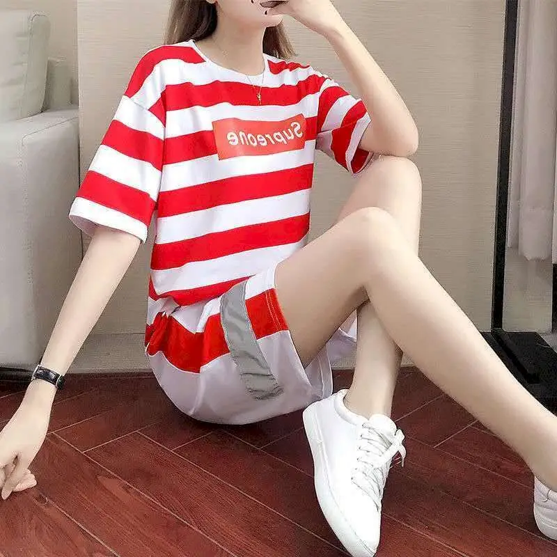 Cotton-containing Suit Women's 2024 Summer New Striped Loose Age-reducing Outer Wear Casual Sportswear Two-piece T Shirt Women
Cotton-containing Suit Women's 2024 Summer New Striped Loose Age-reducing Outer Wear Casual Sportswear Two-piece T Shirt Women