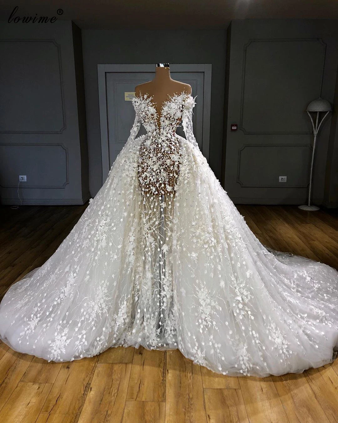 Luxury White Pearls Wedding Dresses 2020 Tow Pieces Illusion Wedding Party Gowns Long Sleeves Bride Dresses With Long Train
Luxury White Pearls Wedding Dresses 2020 Tow Pieces Illusion Wedding Party Gowns Long Sleeves Bride Dresses With Long Train