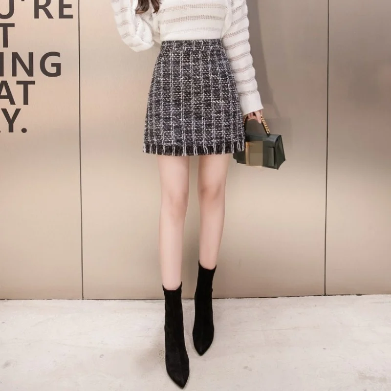 Tweed Streetwear Short Skirt Women Autumn Winter Slim Wrap High Waist Plaid Tassel Skirt Chic Vintage Office Lady Skirts S-2XL
Tweed Streetwear Short Skirt Women Autumn Winter Slim Wrap High Waist Plaid Tassel Skirt Chic Vintage Office Lady Skirts S-2XL