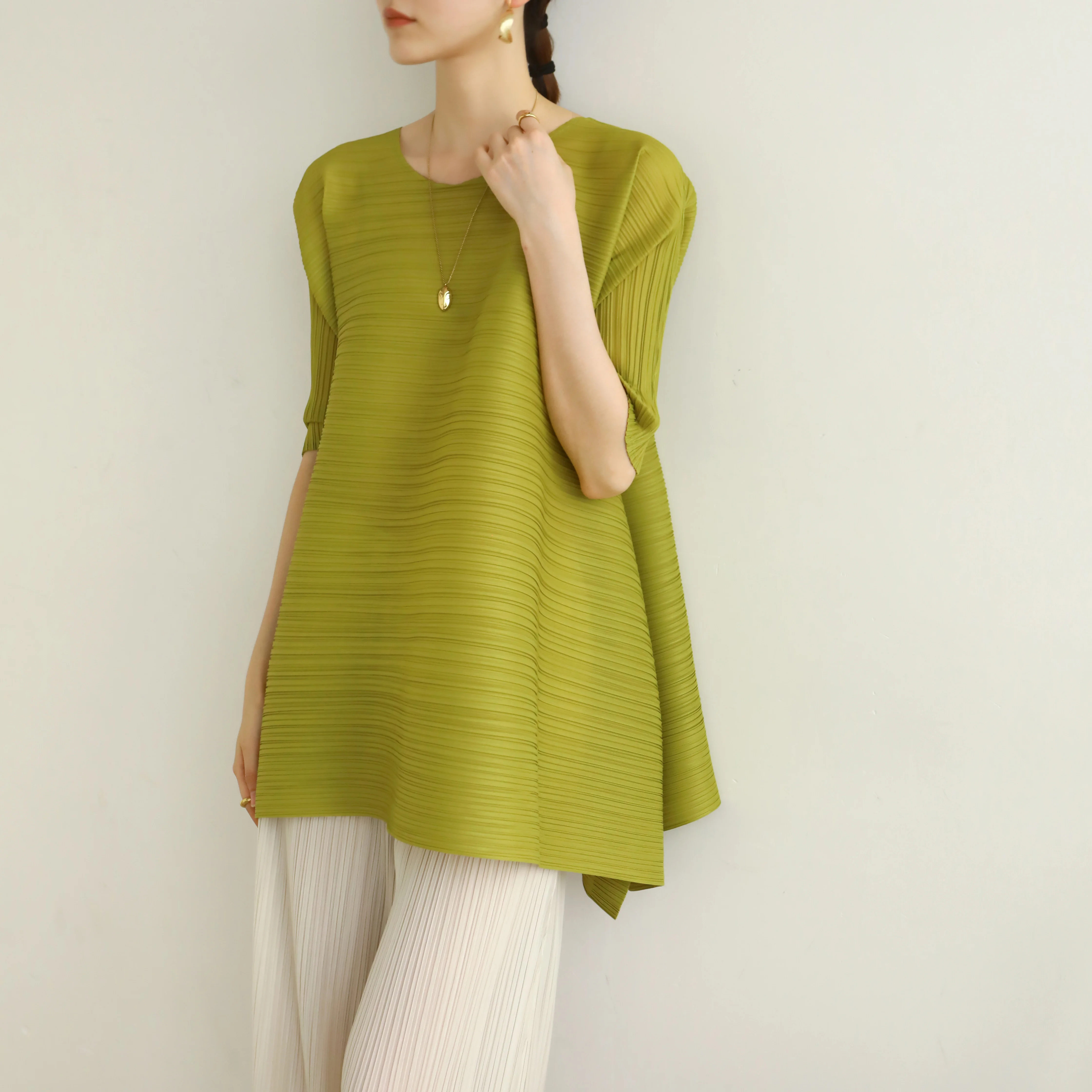 2022 Autumn spring new Miyake pleated fashion irregular large size loose T-shirt
2022 Autumn spring new Miyake pleated fashion irregular large size loose T-shirt