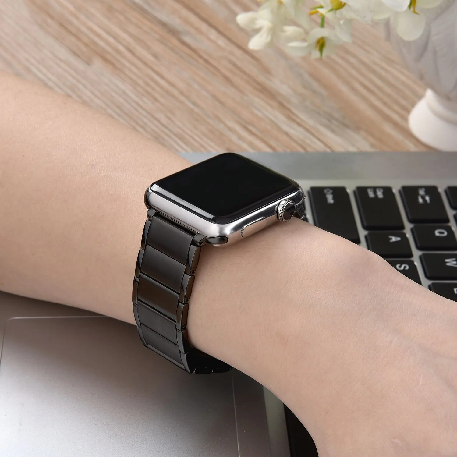 Magnetic Steel Metal Strap For Apple Watch Band 45/44/42/38/ 40/41mm Rubber belt Watchband bracelet Accessories Iwatch 3 4 5 6 7
Magnetic Steel Metal Strap For Apple Watch Band 45/44/42/38/ 40/41mm Rubber belt Watchband bracelet Accessories Iwatch 3 4 5 6 7