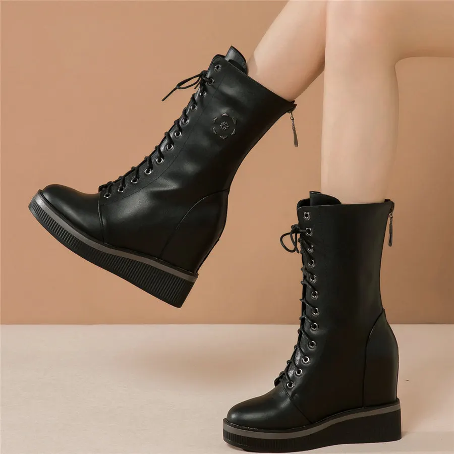 Chic Rivets Shoes Women Lace Up Cow Leather Wedges High Heel Ankle Boots Female High Top Round Toe Fashion Sneakers Casual Shoes
Chic Rivets Shoes Women Lace Up Cow Leather Wedges High Heel Ankle Boots Female High Top Round Toe Fashion Sneakers Casual Shoes