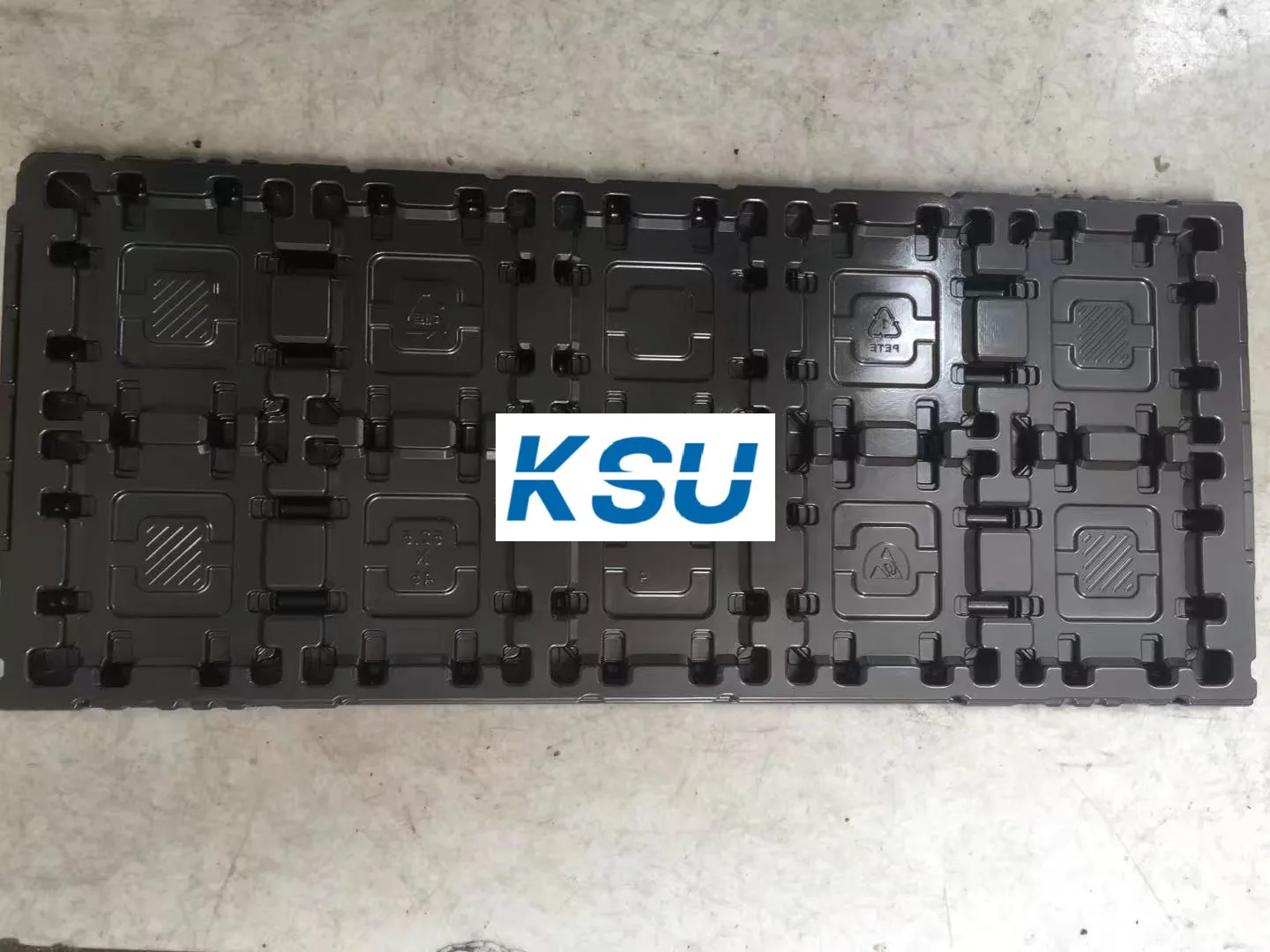 CPU Tray CPU Packing Case /1366 Plastic Box Bracket 2011 Needle The Server Cpu 52.5 * 45
CPU Tray CPU Packing Case /1366 Plastic Box Bracket 2011 Needle The Server Cpu 52.5 * 45
