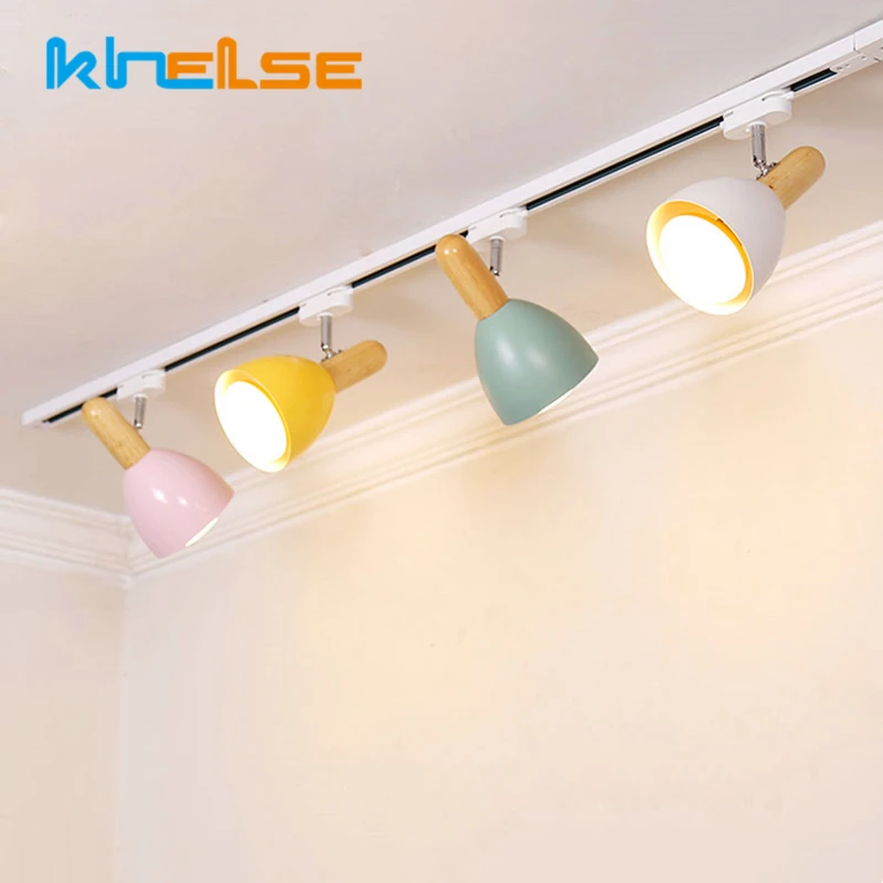 Modern LED Track Light Ceiling Mounted Rail Floodlight E27 15W Bulb Spotlight Iron Wood Living Room Clothing Shop Track Lighting
Modern LED Track Light Ceiling Mounted Rail Floodlight E27 15W Bulb Spotlight Iron Wood Living Room Clothing Shop Track Lighting