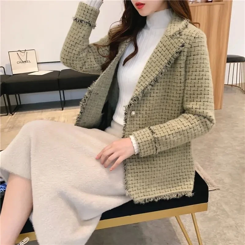 New Imitation Mink Fleece Autumn Winter Women Clothing Korean Style Suit Collar Sweater Cardigan Office Lady Fashion Knit Jacket
New Imitation Mink Fleece Autumn Winter Women Clothing Korean Style Suit Collar Sweater Cardigan Office Lady Fashion Knit Jacket