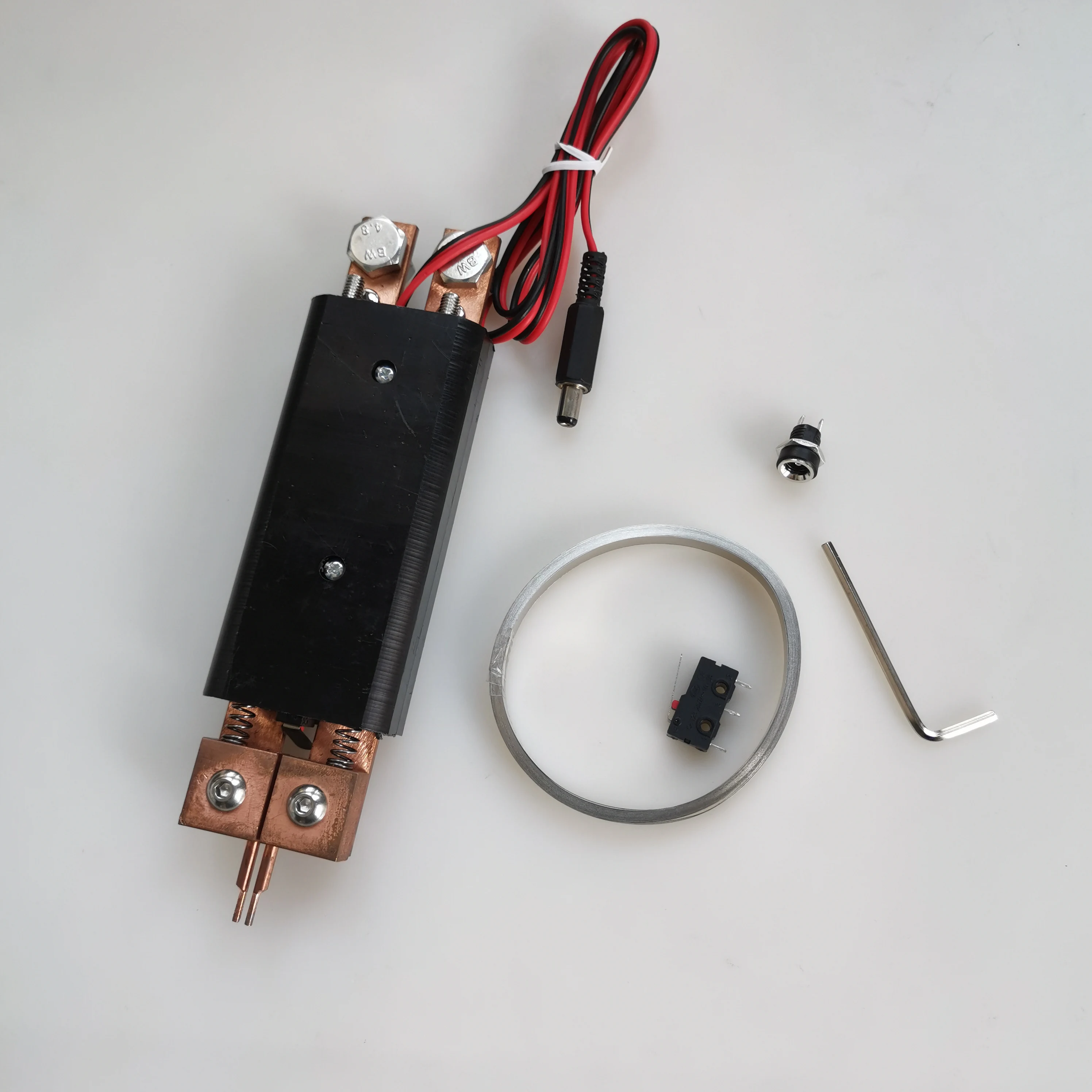 Integrated hand-held spot welding pen Automatic trigger Built-in switch spot welder welding machine
Integrated hand-held spot welding pen Automatic trigger Built-in switch spot welder welding machine